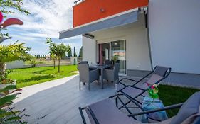 Sofia House With Apartment